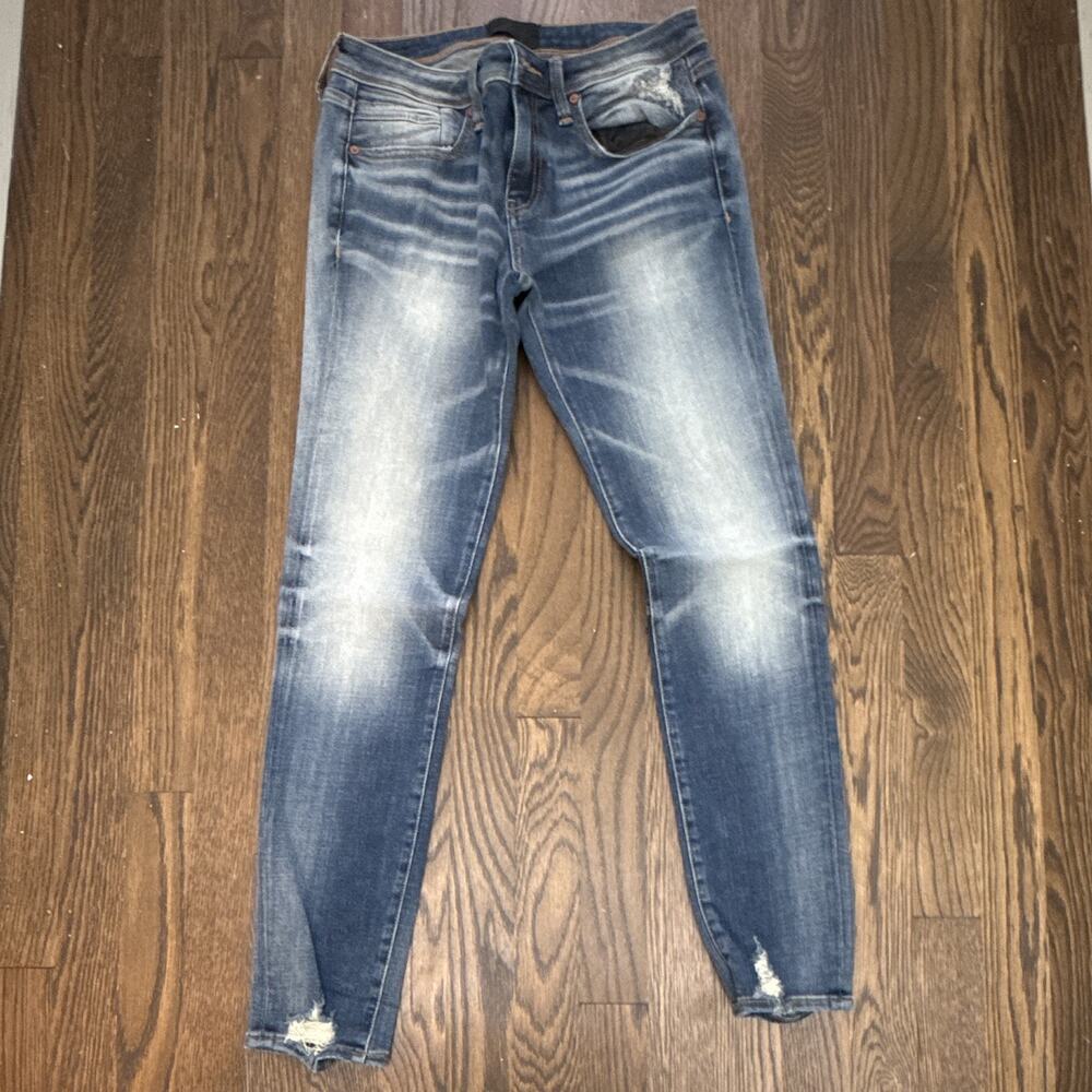 Buckle Black Women’s Skinny Jeans Blue Light Wash Distressed 5-Pocket Denim